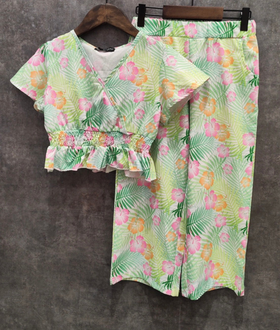 Ensemble fille top croisé + pantalon large fluide à imprimé tropical